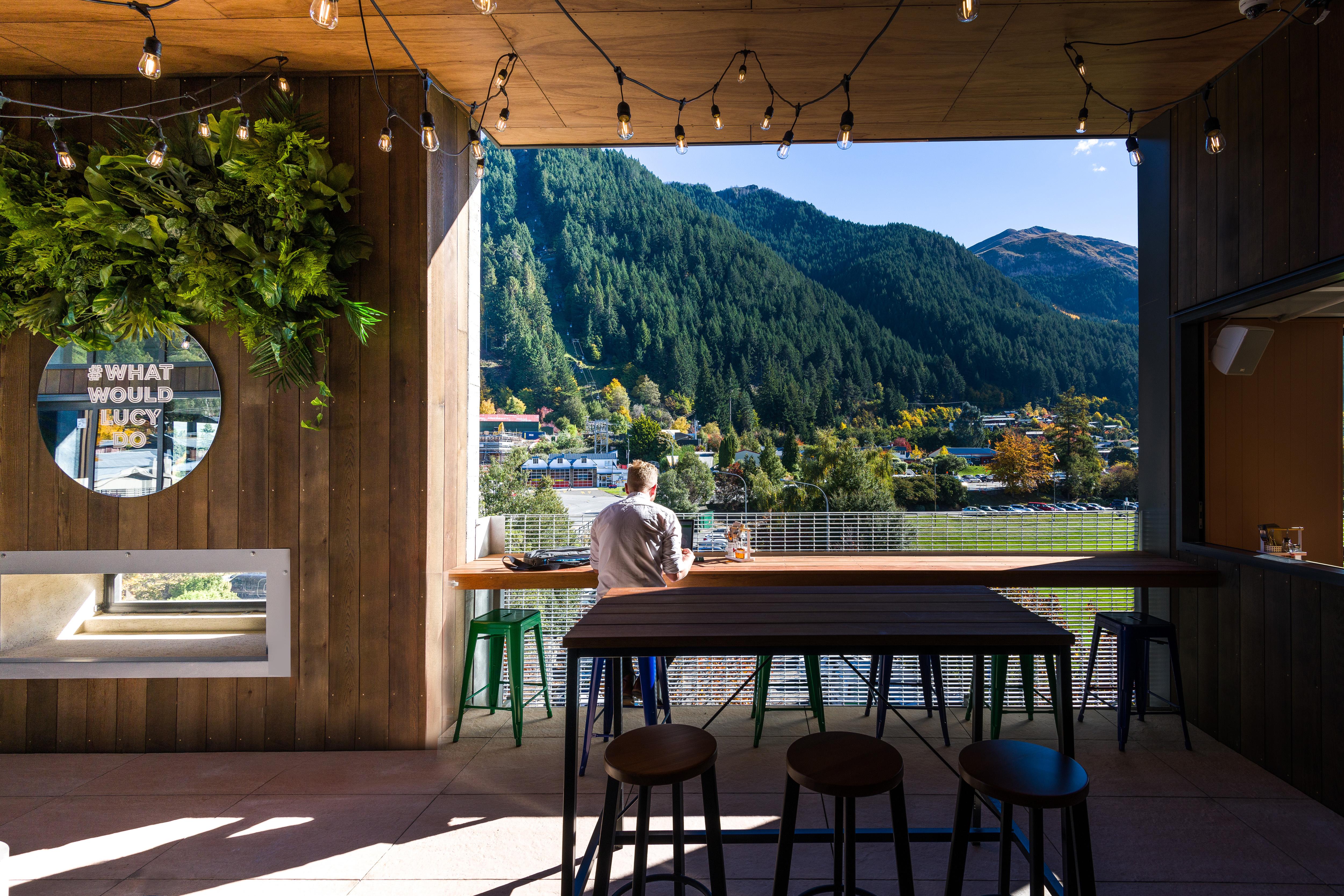 Lylo Queenstown Exterior foto The Terrace Cafe